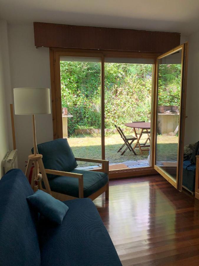 Casa De Claudia Comillas- Jardin Privado - A 10 Metros Del Capricho De Gaudi Exteriör bild