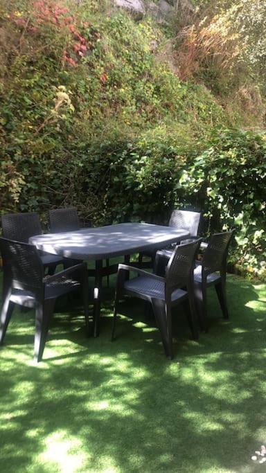 Casa De Claudia Comillas- Jardin Privado - A 10 Metros Del Capricho De Gaudi Exteriör bild