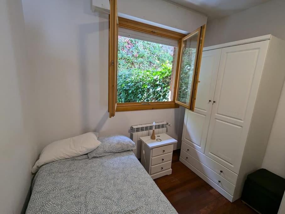 Casa De Claudia Comillas- Jardin Privado - A 10 Metros Del Capricho De Gaudi Exteriör bild