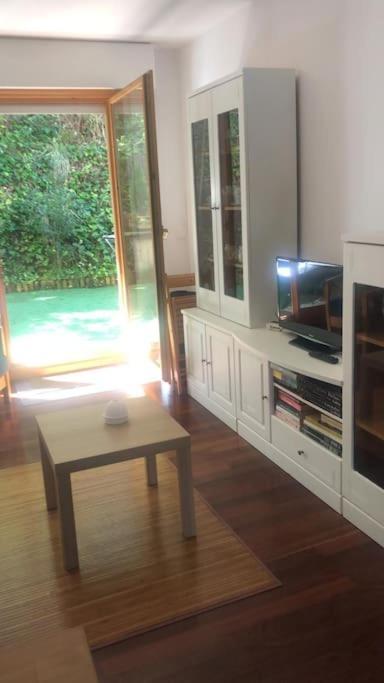 Casa De Claudia Comillas- Jardin Privado - A 10 Metros Del Capricho De Gaudi Exteriör bild